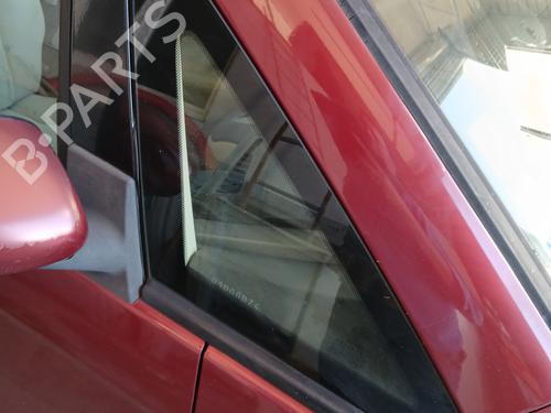 Used Front right quarter glass LANCIA MUSA (350_) 1.3 D Multijet (350.AXB11, 350.AXB1A) (70 hp) 29976675