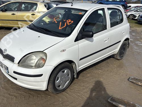 Brugte TOYOTA YARIS (_P1_) 1.0 (SCP10_, SCP10R) (68 hp) 4438865