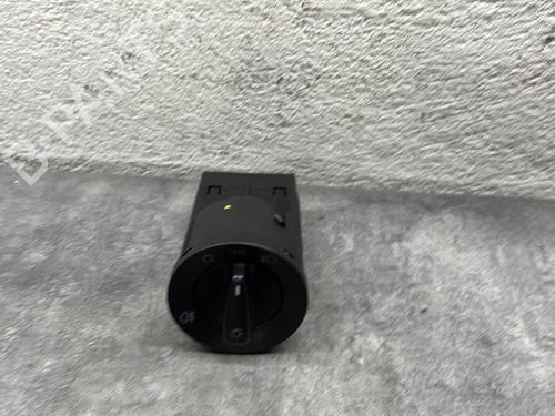 Used Headlight switch VW POLO (6N2) 1.4 (60 hp) 26931747