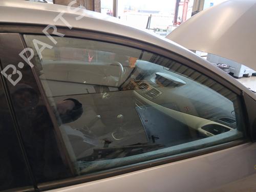front-right-door-window-renault-megane-iii-hatchback-bz01_-b3_-2008-32981836 main image