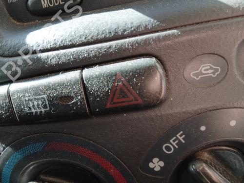 Used Warning switch Warning switch TOYOTA YARIS (_P1_) 1.4 D-4D (NLP10_, NLP10R) (75 hp) 33116273 33116273