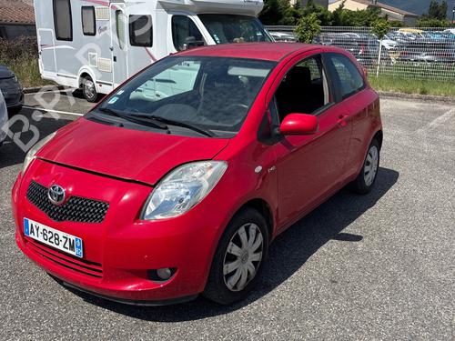 Brugte TOYOTA YARIS (_P9_) 1.4 D-4D (NLP90_, NLP90R) 4865197