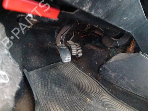 Used Clutch pedal Clutch pedal CITROËN SAXO (S0, S1) 1.5 D (58 hp) 30392471 30392471