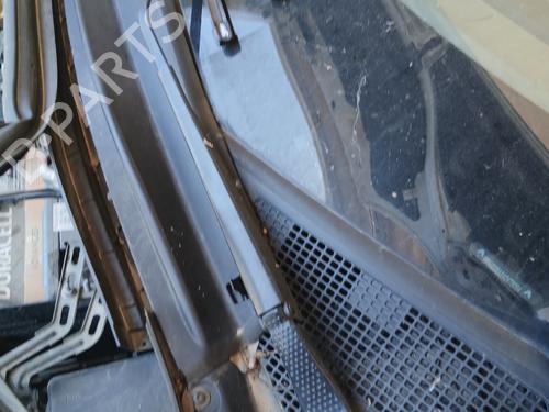 Used Front windshield wiper arm Front windshield wiper arm 38164609 38164609