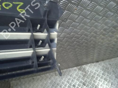 Grille PEUGEOT 205 II (20A/C) 1.7 Diesel | BP21277543C40