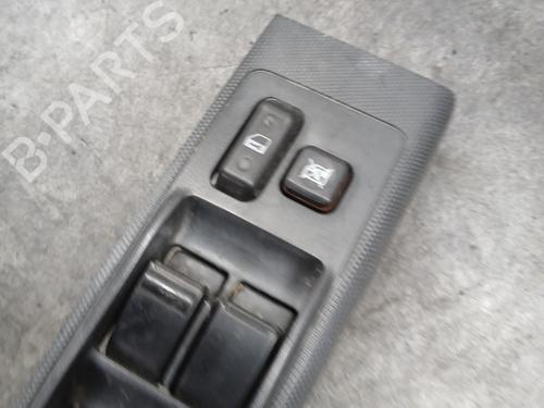 Comutador vidro frente esquerdo Comutador vidro frente esquerdo TOYOTA COROLLA Verso (ZER_, ZZE12_, R1_) 2.0 D-4D (CUR10_, CUR10R) (116 hp) 36009071 36009071