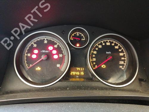 Used Instrument cluster OPEL ZAFIRA / ZAFIRA FAMILY B (A05) 1.9 CDTI (M75) (120 hp) 25586807