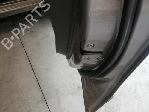 Vergrendeling rechts voor NISSAN NOTE (E11, NE11) 1.5 dCi (86 hp) 26497942