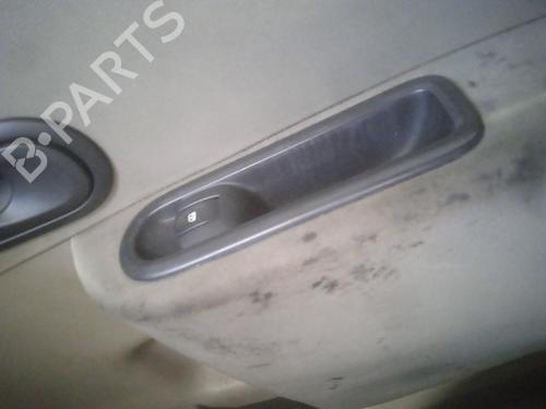 Used Right front window switch RENAULT CLIO III (BR0/1, CR0/1) 1.5 dCi (C/BR0G, C/BR1G) (68 hp) 21533601