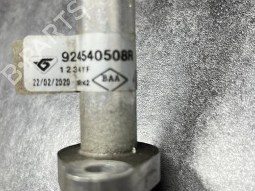 Used AC pipe AC pipe RENAULT MEGANE IV Hatchback (B9A/M/N_) 1.5 Blue dCi 95 (B9A2, B9A6) (95 hp) 20885984 20885984