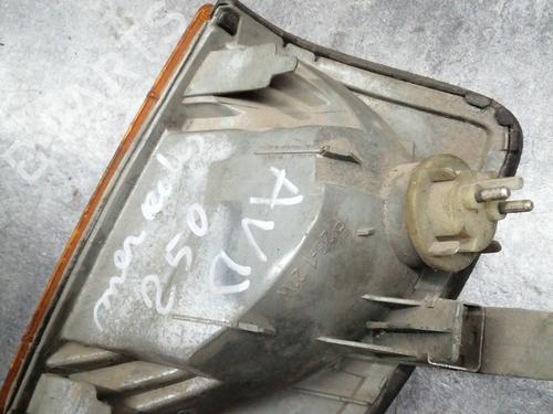 Right front indicator MERCEDES-BENZ 124 Saloon (W124) 250 D (124.125) | BP24828433C33 