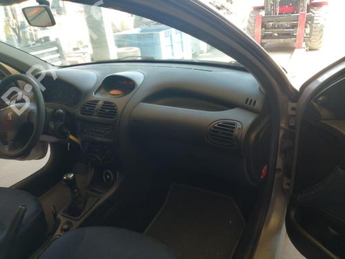 Used Dashboard PEUGEOT 206 Hatchback (2A/C) 1.4 i (75 hp) 27686133