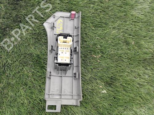 Used Right front window switch Right front window switch TOYOTA YARIS (_P9_) 1.4 D-4D (NLP90_, NLP90R) (90 hp) 20883677 20883677