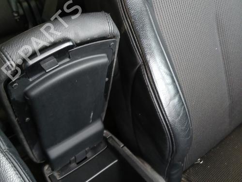 Used Armrest / Center console Armrest / Center console PEUGEOT 308 SW I (4E_, 4H_) 1.6 HDi (109 hp) 31576645 31576645