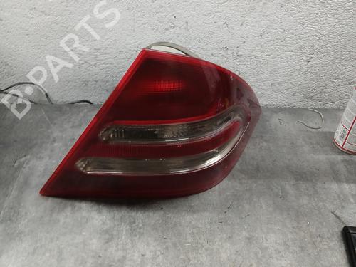Used Right taillight MERCEDES-BENZ C-CLASS (W203) C 220 CDI (203.006) (136 hp) 30731905