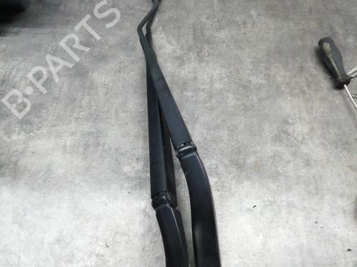 Used Front windshield wiper arm RENAULT MEGANE IV Hatchback (B9A/M/N_) 1.5 Blue dCi 95 (B9A2, B9A6) (95 hp) 25142559