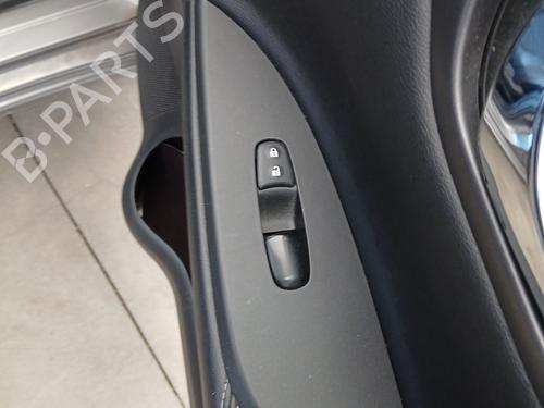 right-front-window-switch-nissan-pulsar-hatchback-c13-2014-33172400 main image