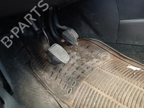 Pedale frizione Pedale frizione PEUGEOT 207 (WA_, WC_) 1.4 HDi (68 hp) 35958885 35958885