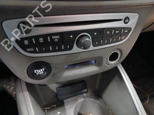 Radio RENAULT MEGANE III Hatchback (BZ0/1_, B3_) 1.5 dCi (BZ09, BZ0D, BZ1W, BZ29, BZ14) | BP28056732E6 