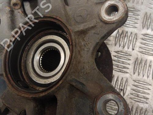 Used Right front steering knuckle Right front steering knuckle MERCEDES-BENZ M-CLASS (W163) ML 270 CDI (163.113) (163 hp) 20881153 20881153