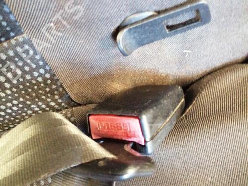 Used Seat buckle Seat buckle RENAULT TWINGO II (CN0_) 1.2 16V (CN04, CN0B) (75 hp) 26021403 26021403