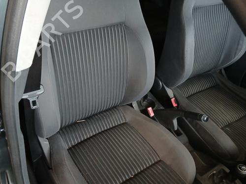 Used Right front seat VW POLO IV (9N_, 9A_) 1.9 TDI (101 hp) 31907640