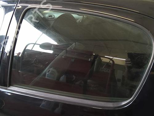 rear-left-door-window-peugeot-206-2l_-2m_-2009-2010-2011-2012-2013-39215742 main image