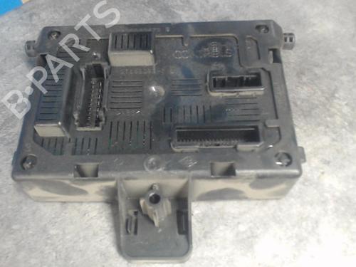 Used Fuse box Fuse box 38100970 38100970