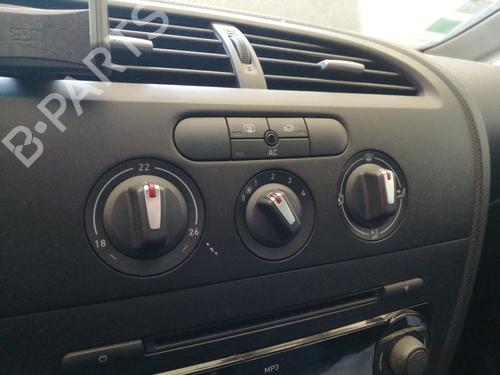 Used Climate control SEAT LEON (1P1) 1.6 TDI (105 hp) 26709402
