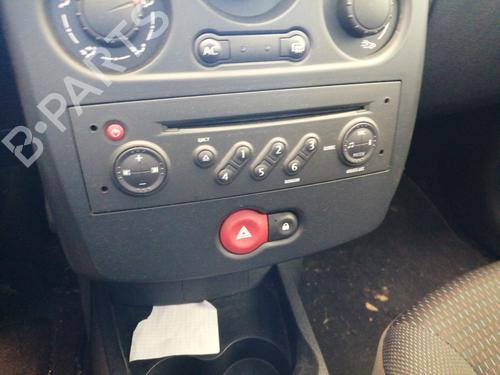 Bilradio RENAULT CLIO III (BR0/1, CR0/1) 1.2 16V (BR0P, CR0P) (101 hp) 24402724