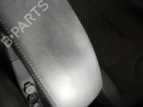 Armrest / Center console CITROËN DS3 (SA_) 1.2 VTi 82 | BP32264666I20 - Image 2