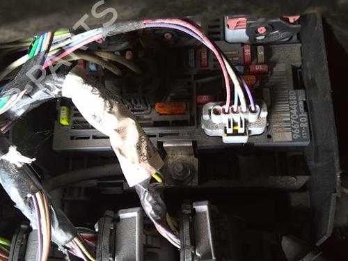 Used Fuse box Fuse box 38977690 38977690