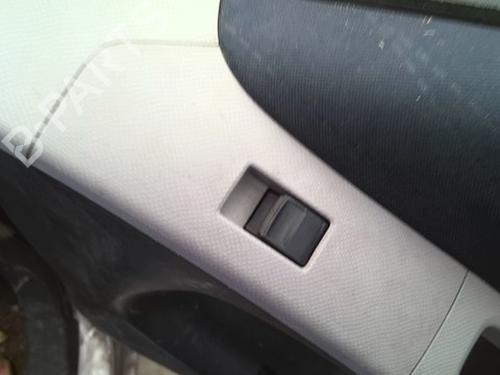 Used Right front window switch Right front window switch TOYOTA YARIS (_P9_) 1.4 D-4D (NLP90_, NLP90R) (90 hp) 39379451 39379451