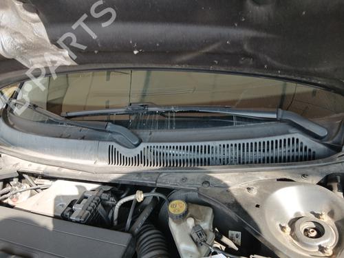 Used Front windshield wiper arm FORD MONDEO III (B5Y) 2.0 16V TDDi / TDCi (115 hp) 28691835