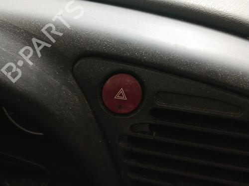 Bouton de warning CITROËN XSARA (N1) 1.4 i (75 hp) 32139054