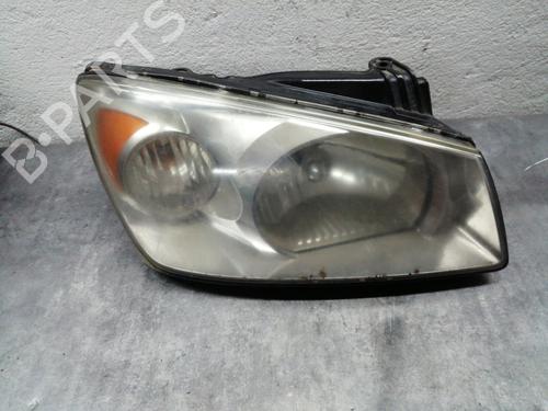 Used Right headlight KIA CERATO I Hatchback (LD) 1.5 CRDi (102 hp) 24426292