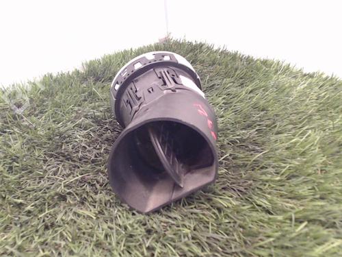 Used Air vent PEUGEOT 5008 (0U_, 0E_) 2.0 HDi 150 / BlueHDi 150 (150 hp) 20881673