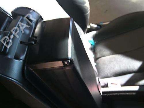 Used Armrest / Center console Armrest / Center console MERCEDES-BENZ CLK (C209) CLK 270 CDI (209.316) (170 hp) 39979829 39979829