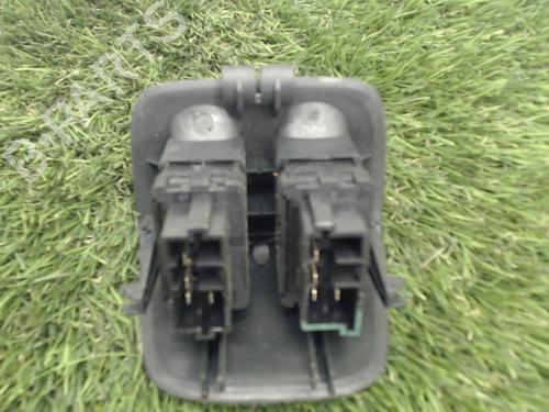 Used Right rear window switch Right rear window switch PEUGEOT 206 Hatchback (2A/C) 1.4 i (75 hp) 21275737 21275737