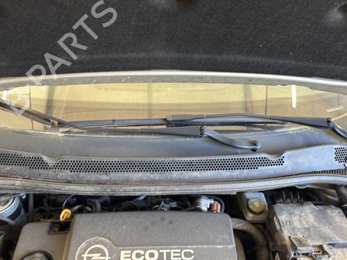 Used Front windshield wiper arm OPEL CORSA E (X15) 1.3 CDTI (08, 68) (75 hp) 31275187