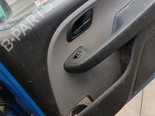 Right front window switch FIAT DOBLO Box Body/MPV (223_) 1.6 Natural Power | BP38058577I26 - Image 3