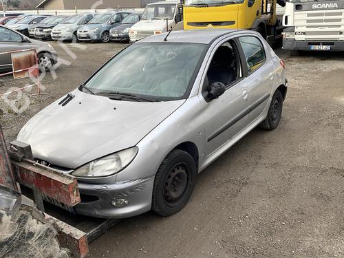 Left headlight PEUGEOT 206 Hatchback (2A/C) 2.0 HDI 90 | BP21275972C28 