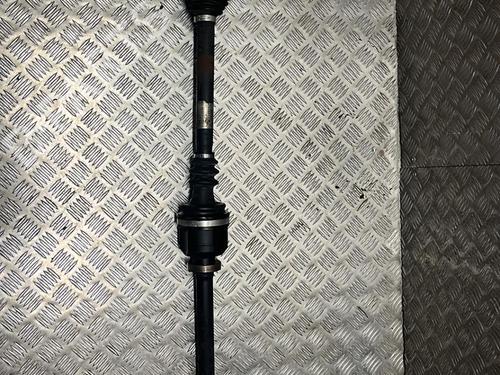 Used Right front driveshaft Right front driveshaft OPEL VIVARO A Van (X83) 2.5 DTI (F7) (135 hp) 20884956 20884956