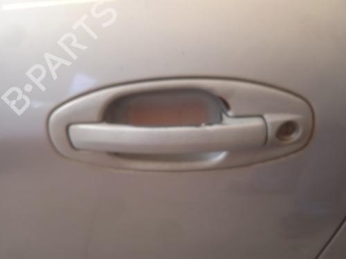 Used Front left exterior door handle HYUNDAI SANTA FÉ I (SM) 2.0 CRDi 4x4 (125 hp) 21282770