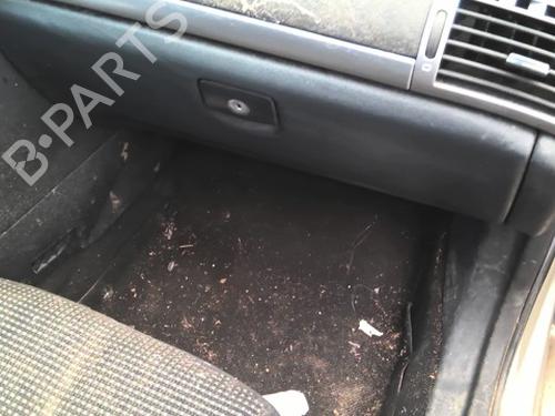 Used Glove box Glove box 39086694 39086694