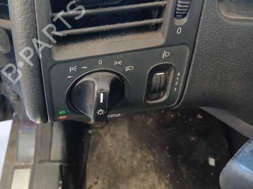 Commande de phare MERCEDES-BENZ E-CLASS T-Model (S210) E 270 T CDI (210.216) (170 hp) 31907686