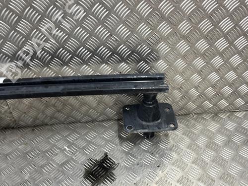 Used Front bumper reinforcement Front bumper reinforcement 27149559 27149559