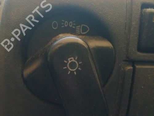 Comutador luzes Comutador luzes OPEL CORSA A Hatchback (S83) 1.5 D (F08, M08, F68, M68) (50 hp) 26215878 26215878