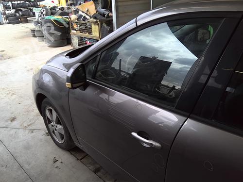 Used Left front door Left front door 38596444 38596444