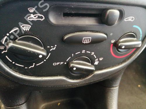 Climate control PEUGEOT 206 Hatchback (2A/C) 1.4 i | BP27586180I5 
